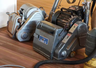 Floor sanding and polishing tool